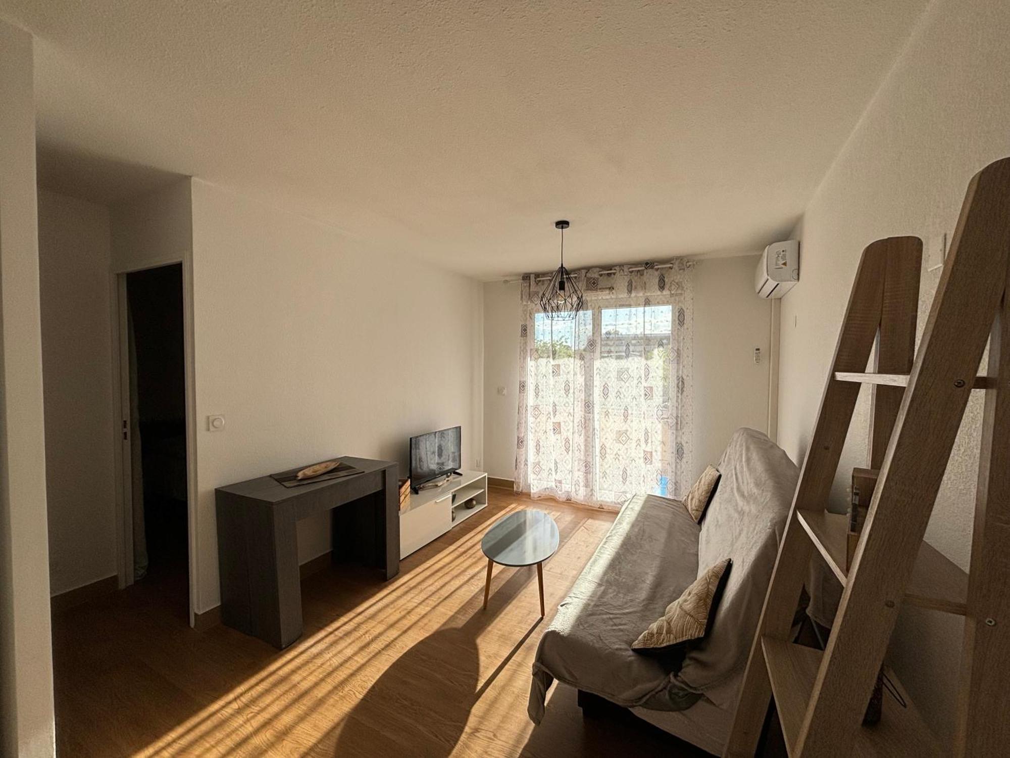 Location D'Un Superbe Appartement Avec Piscine Roquebrune-sur-Argens Exterior foto